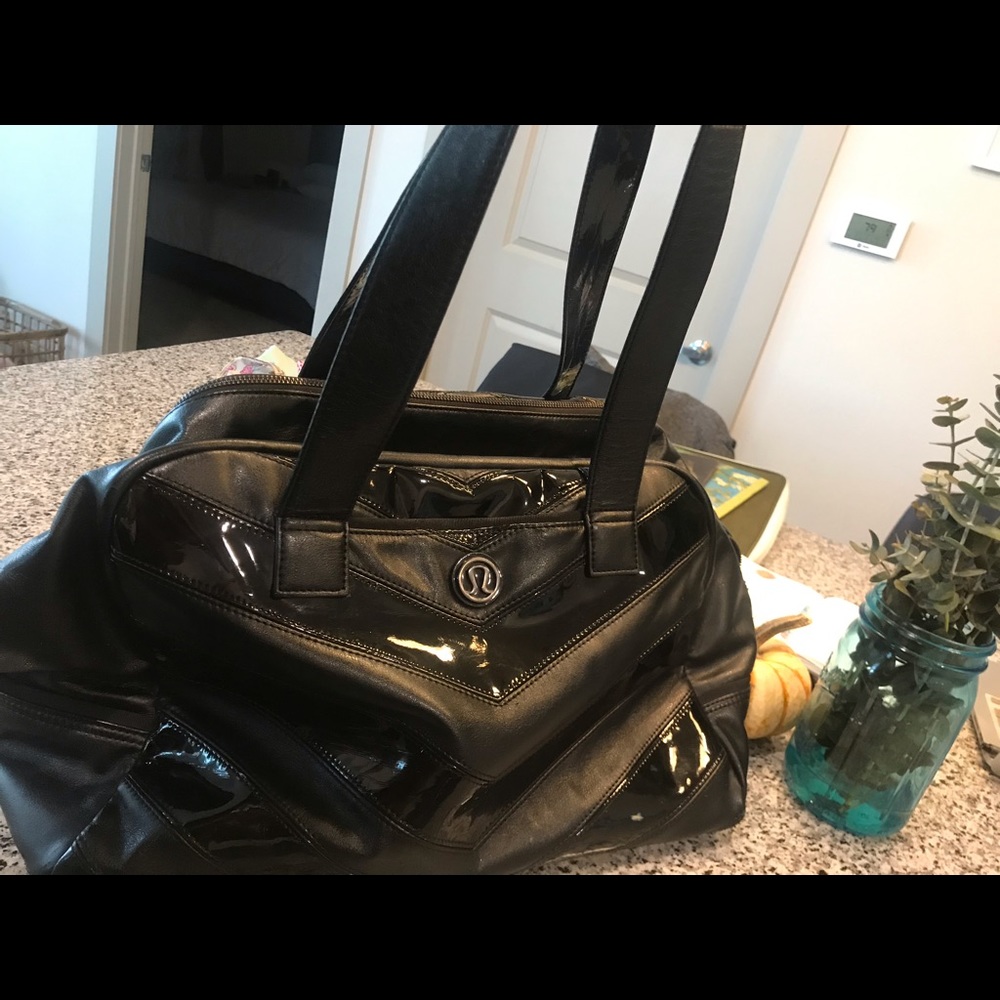 Pre-loved Lululemon urban sanctuary gym bag